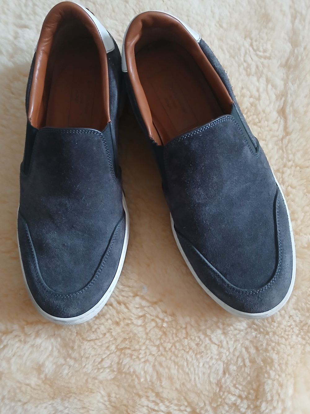 Ermenegildo Zegna Navy Suede Slip-On Loafers with Brown Leather Collar